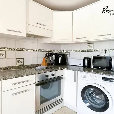 B-rent Royal 2 Bed Pool Barbecue & Relax Apartamento *